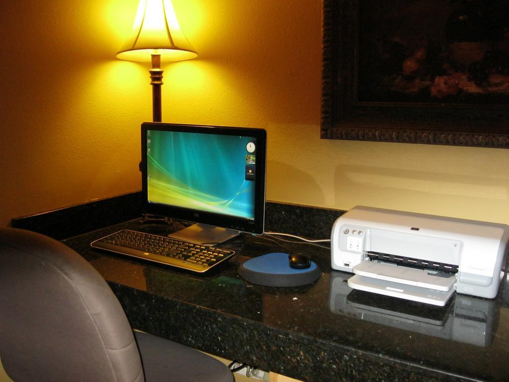 Chisholm Suite Hotel Duncan Pokoj fotografie